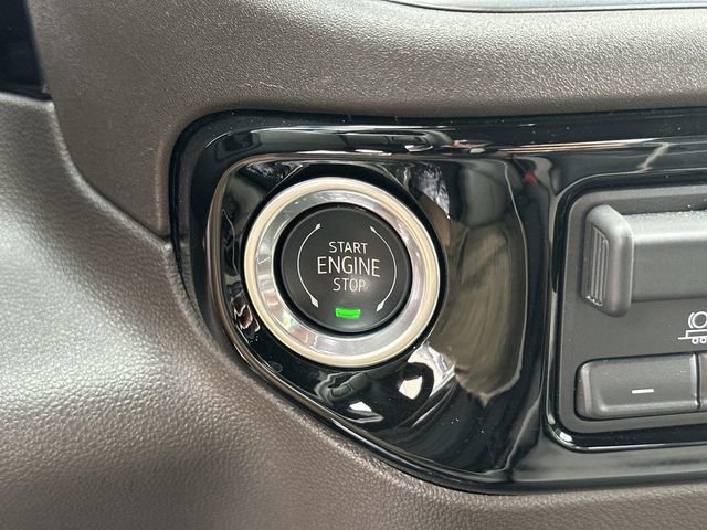 Used 2026 GMC Sierra 1500 SLT RWD image 16