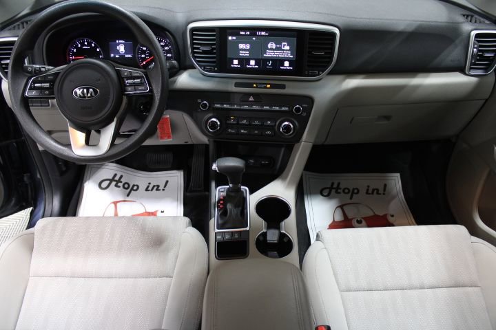 Used 2020 Kia Sportage LX image 2