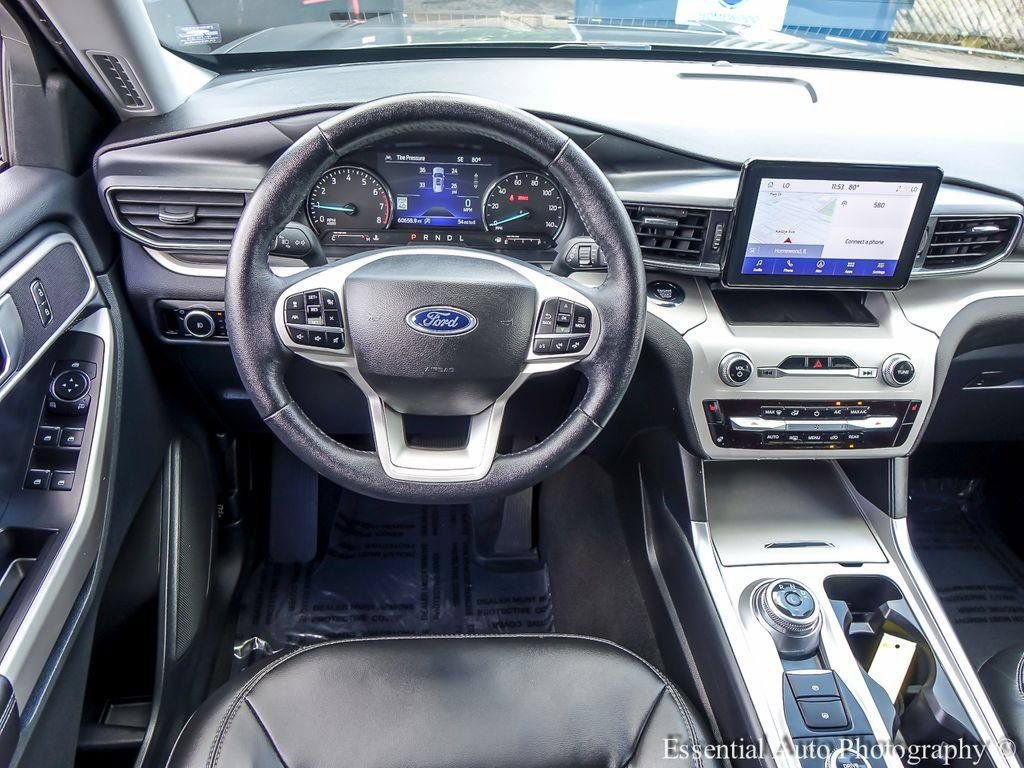 Used 2024 Ford Explorer XLT w/ Equipment Group 202A AWD/4WD image 13