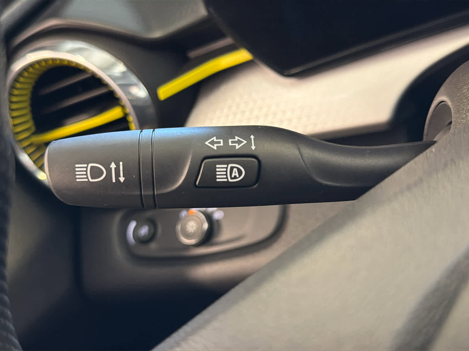 Used 2024 Chevrolet Trax LT image 38