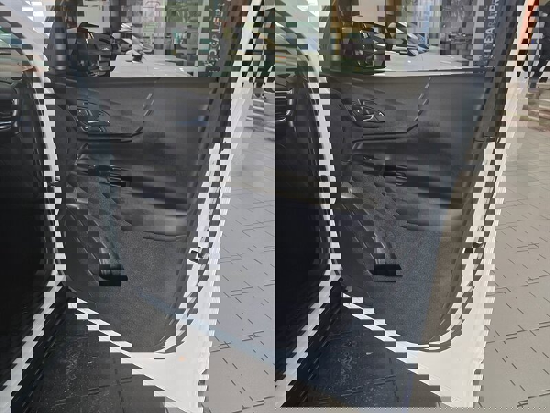 Used 2020 Chevrolet Equinox LT image 12