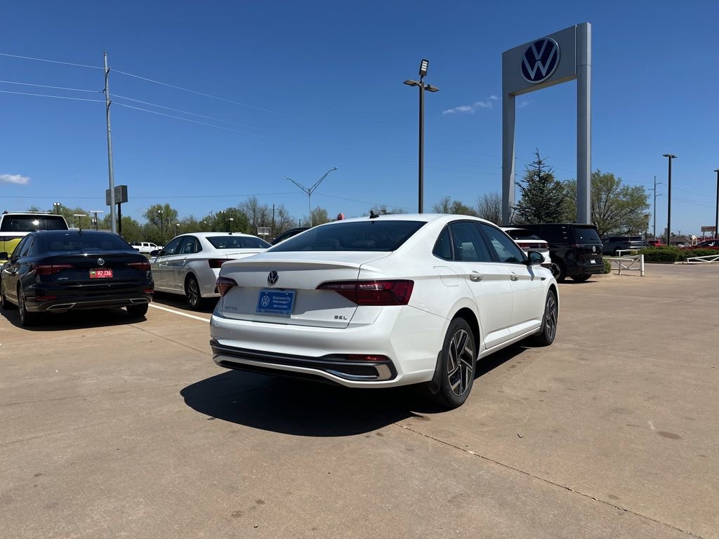 Used 2024 Volkswagen Jetta SEL image 5