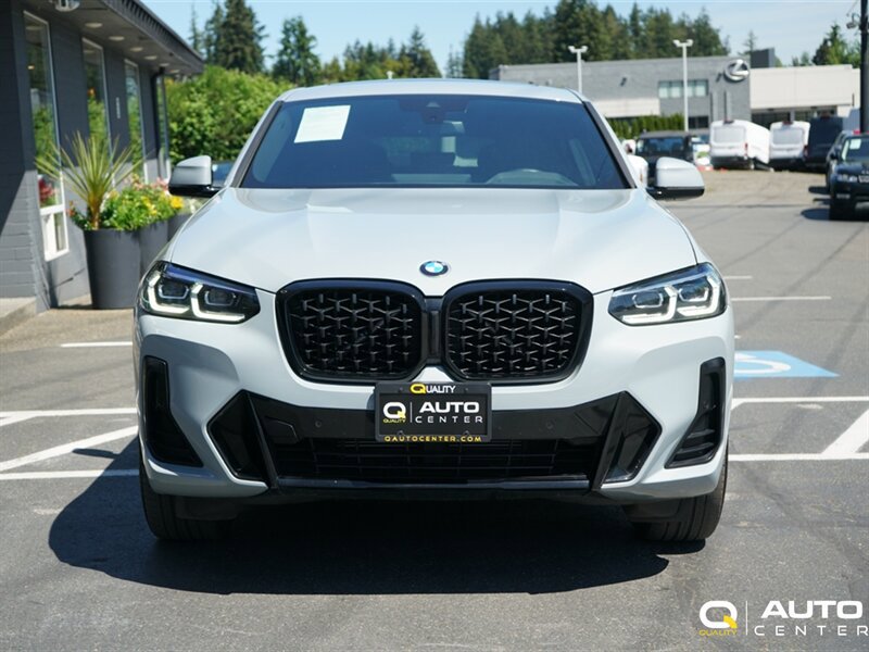 Used 2024 BMW X4 xDrive30i AWD/4WD image 2