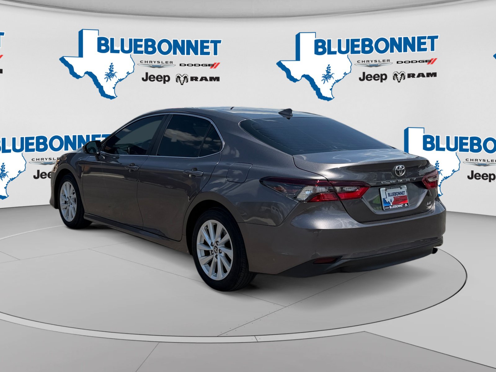 Used 2024 Toyota Camry LE w/ Convenience Package FWD image 7