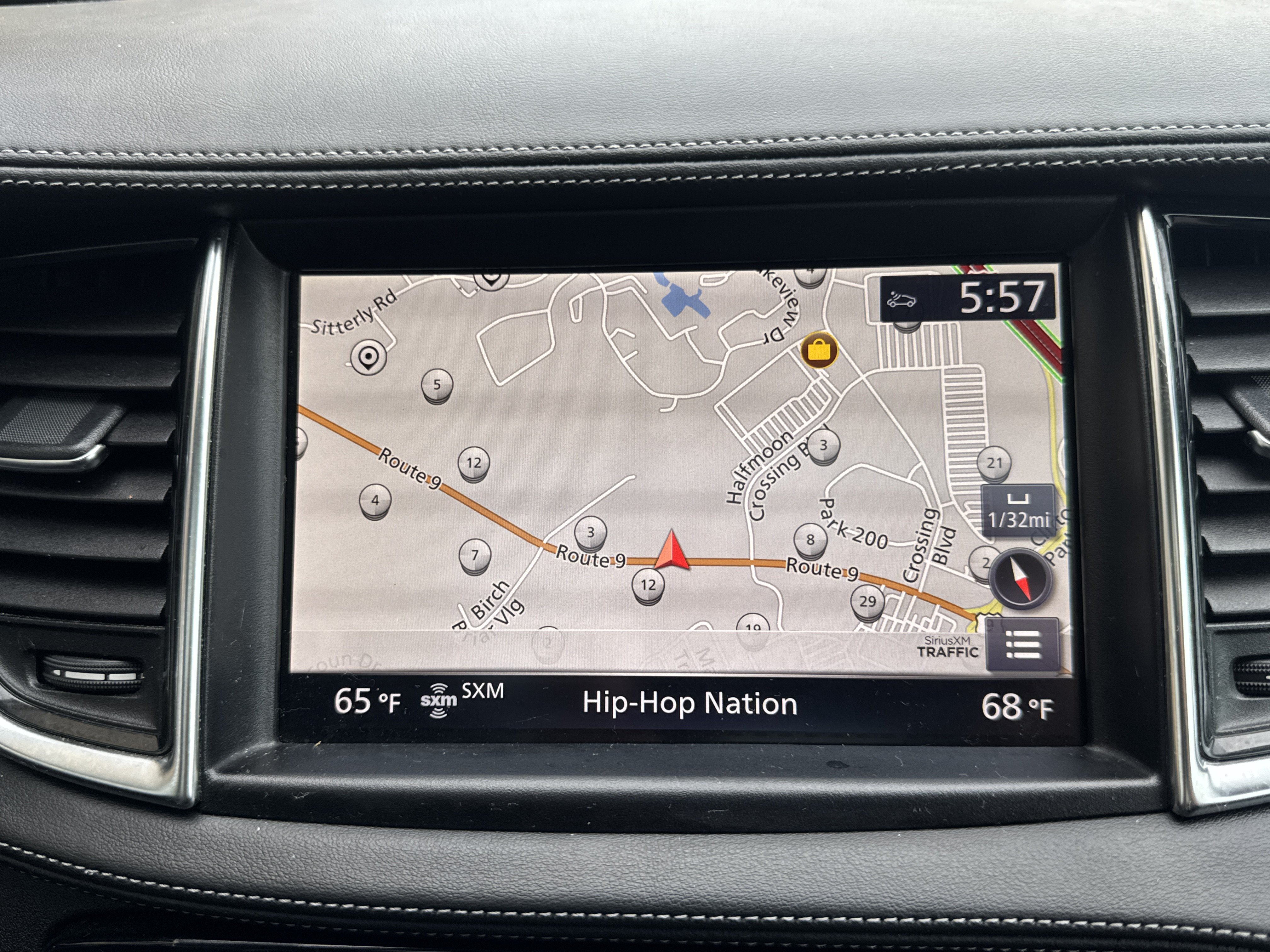 Used 2020 INFINITI QX50 Luxe w/ Navigation Package AWD/4WD image 17
