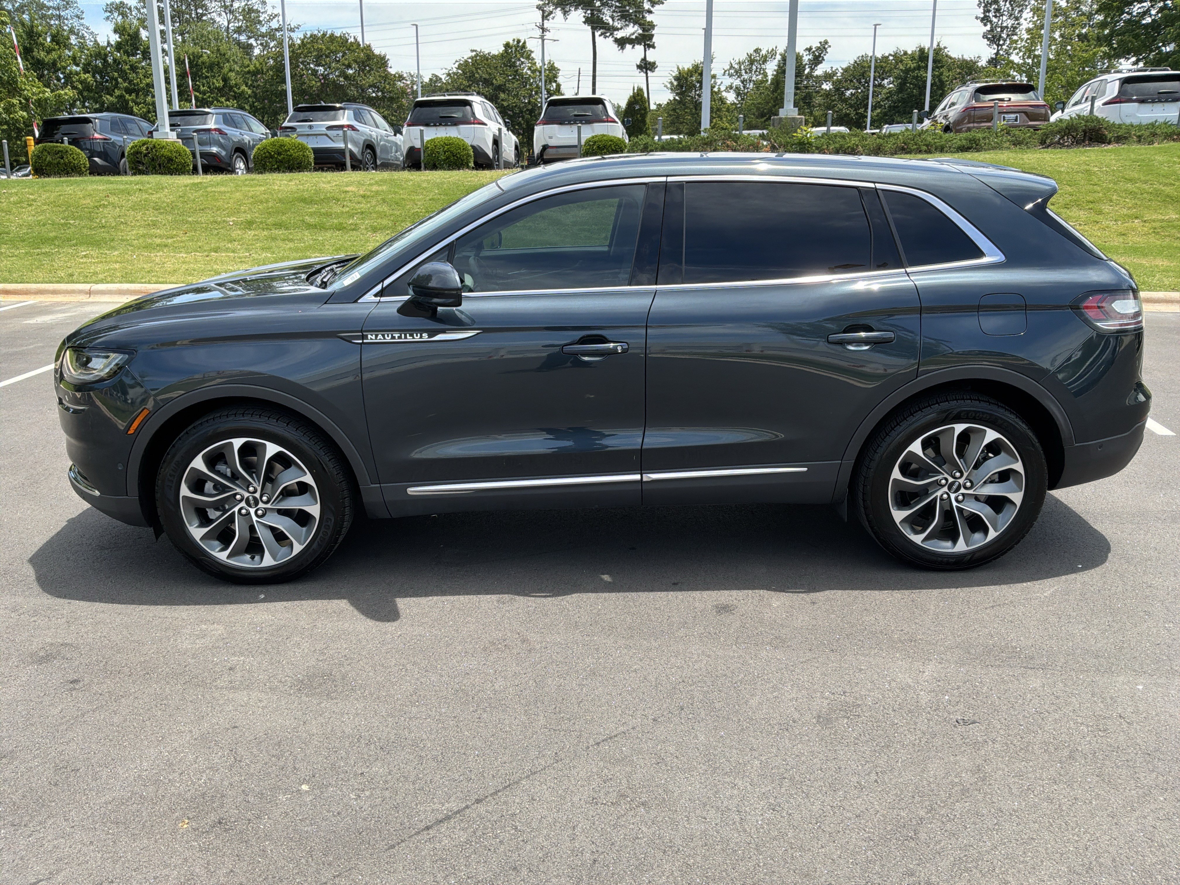 Used 2023 Lincoln Nautilus Reserve w/ Equipment Group 201A AWD/4WD image 7