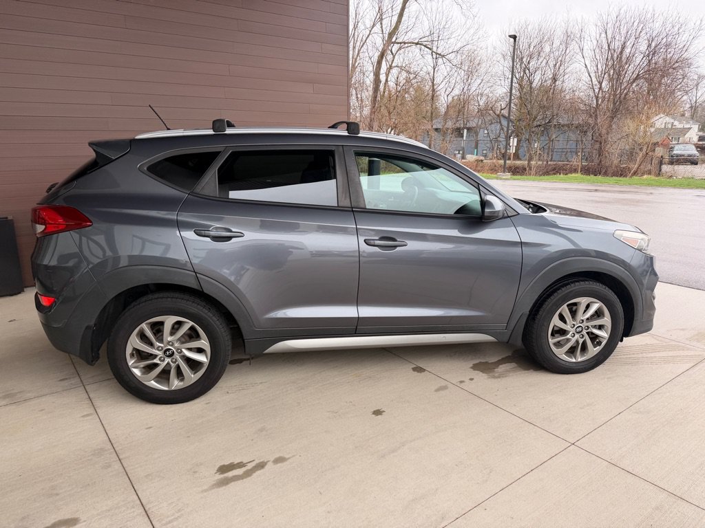 Used 2017 Hyundai Tucson SE w/ SE Popular Package 02 AWD/4WD image 8
