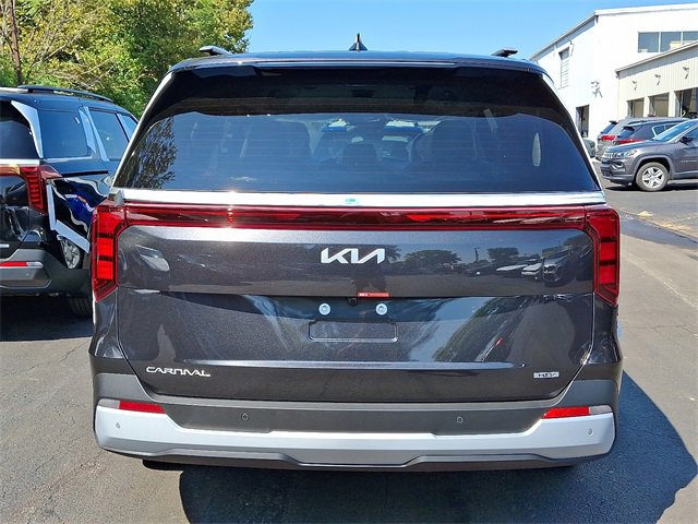 New 2026 Kia Carnival EX image 3