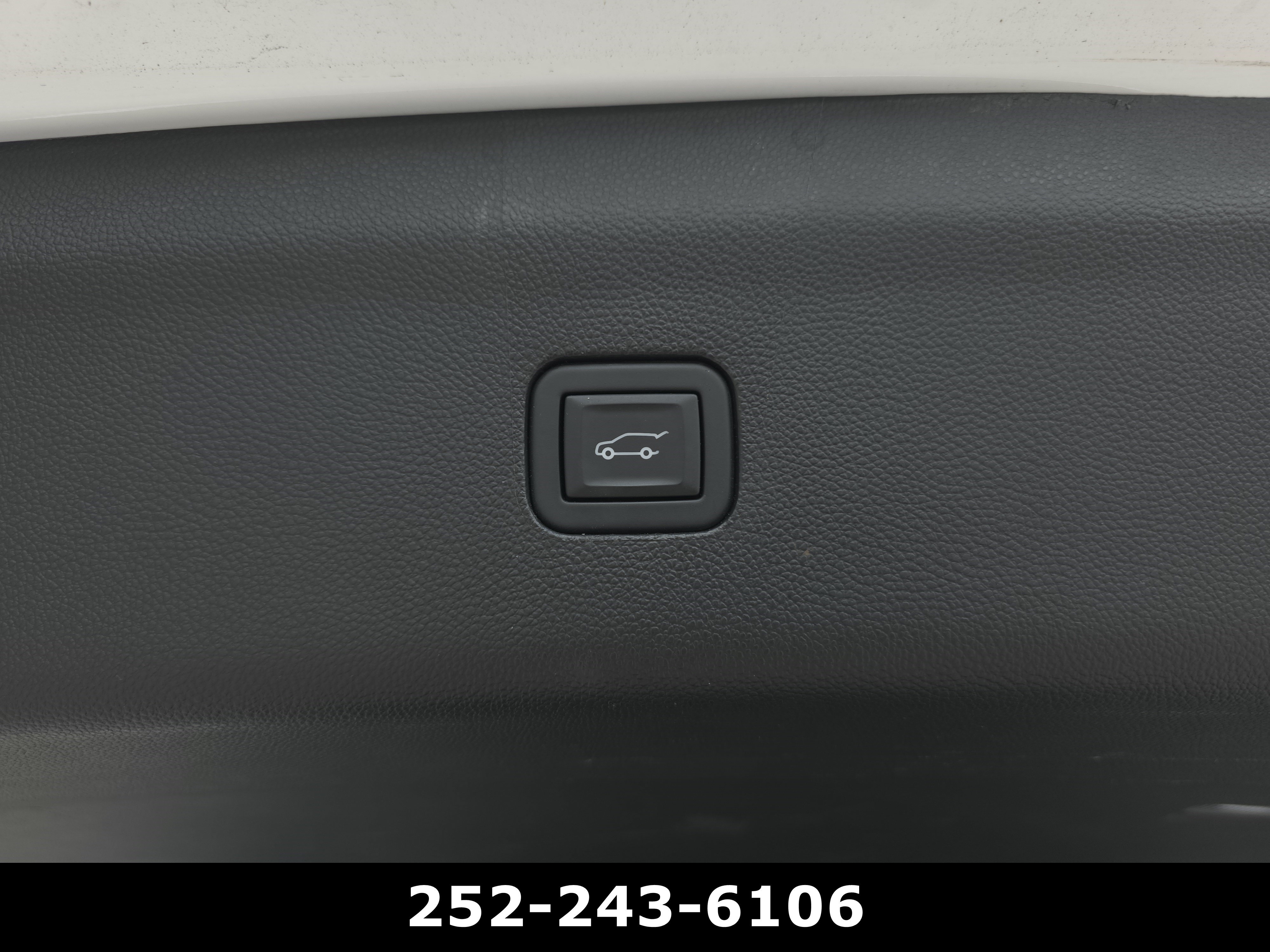 Used 2023 Buick Enclave Essence FWD image 36