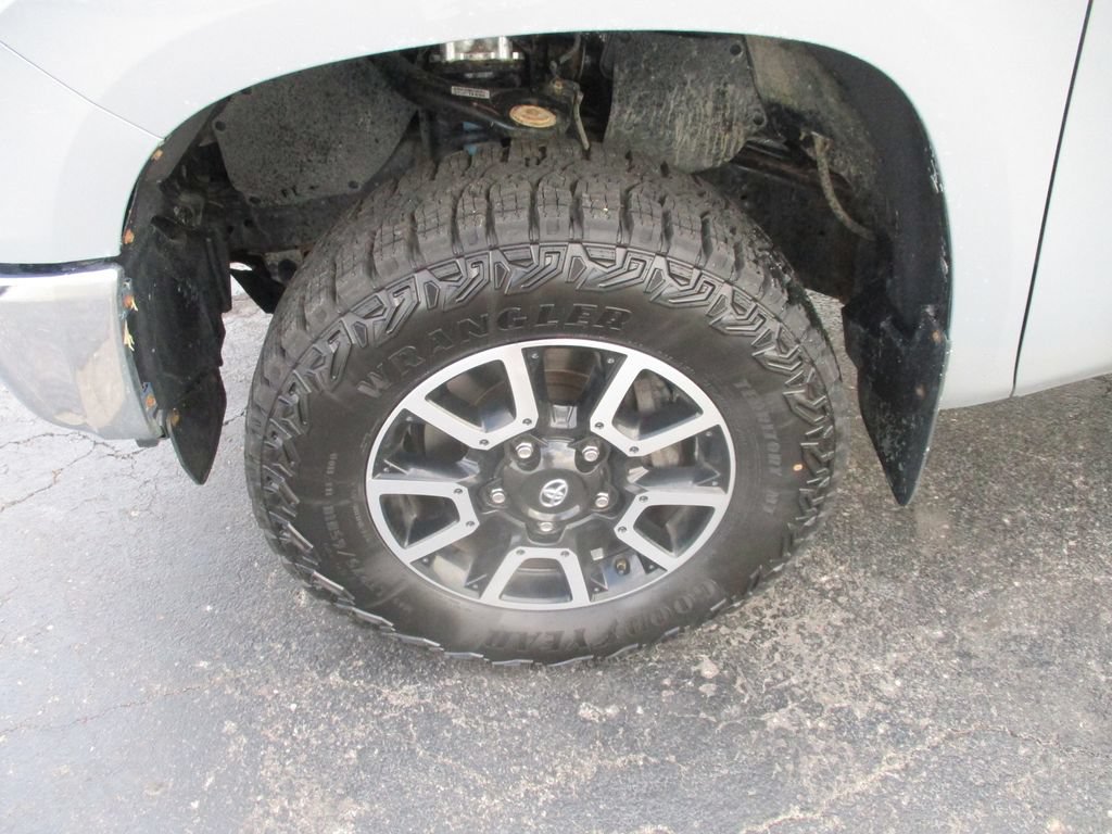Used 2018 Toyota Tundra Limited AWD/4WD image 14