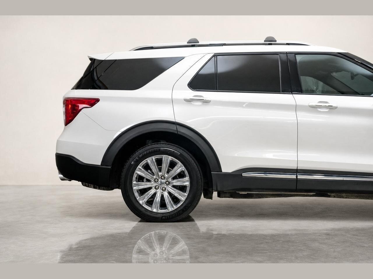 Used 2021 Ford Explorer King Ranch w/ Premium Technology Package AWD/4WD image 5