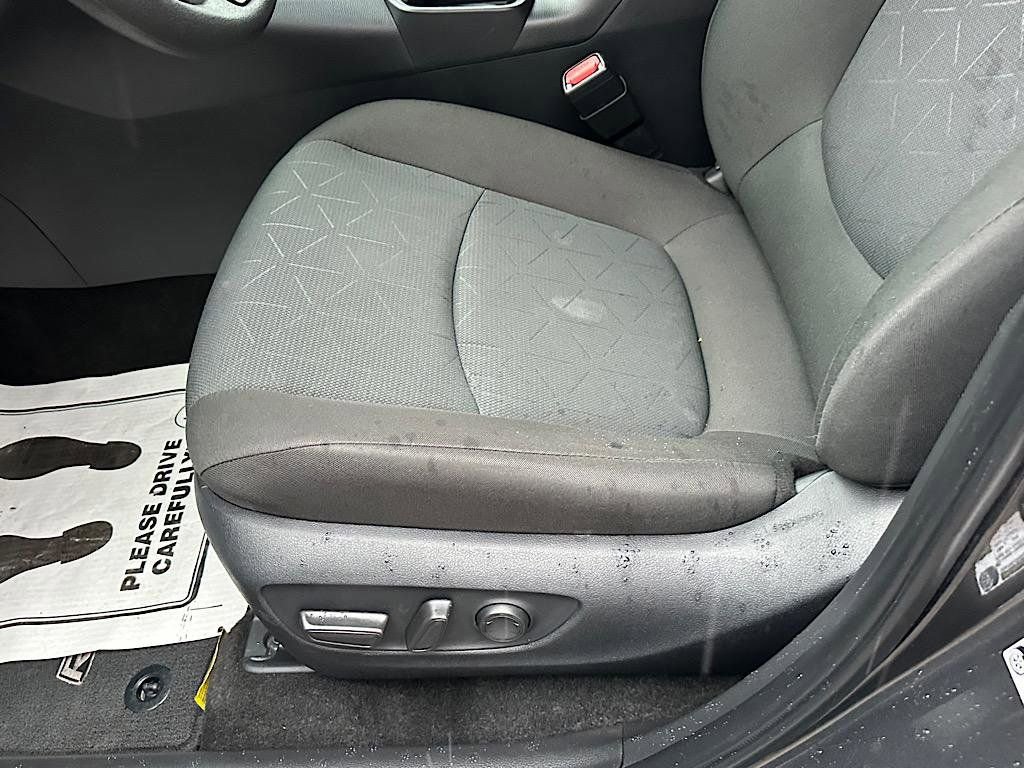 Certified 2025 Toyota RAV4 XLE AWD/4WD image 13