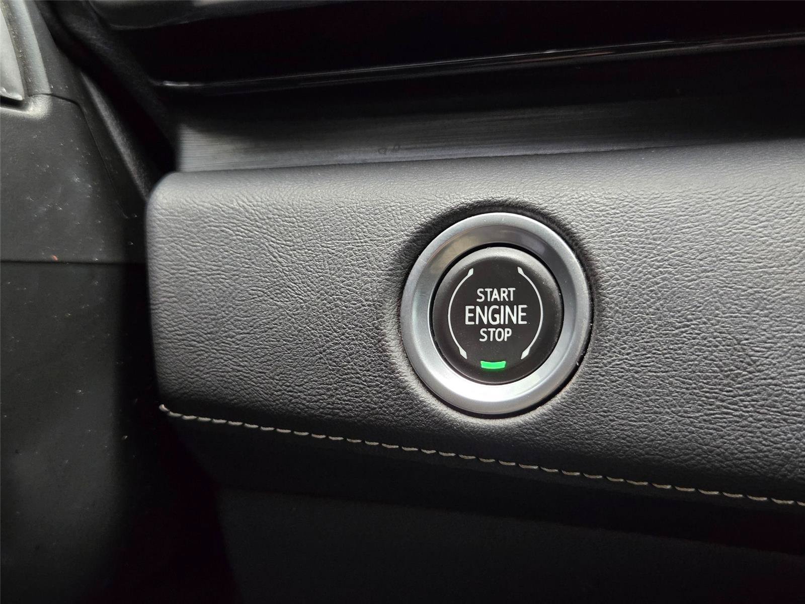 Used 2022 Cadillac Escalade Luxury AWD/4WD image 23