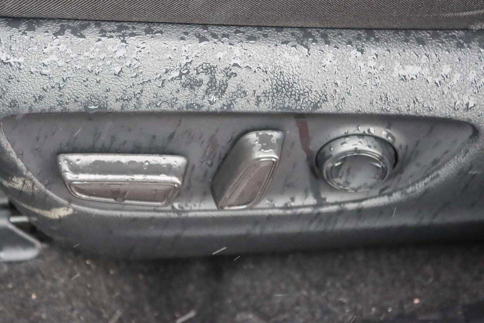 Used 2021 Toyota RAV4 XLE image 18