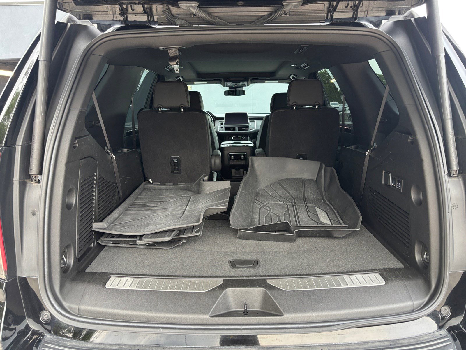 Used 2024 Chevrolet Tahoe RST w/ Sport Performance Package image 16