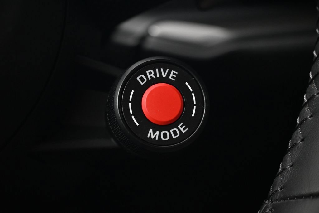 Certified 2025 Porsche Cayenne Turbo GT AWD/4WD image 26
