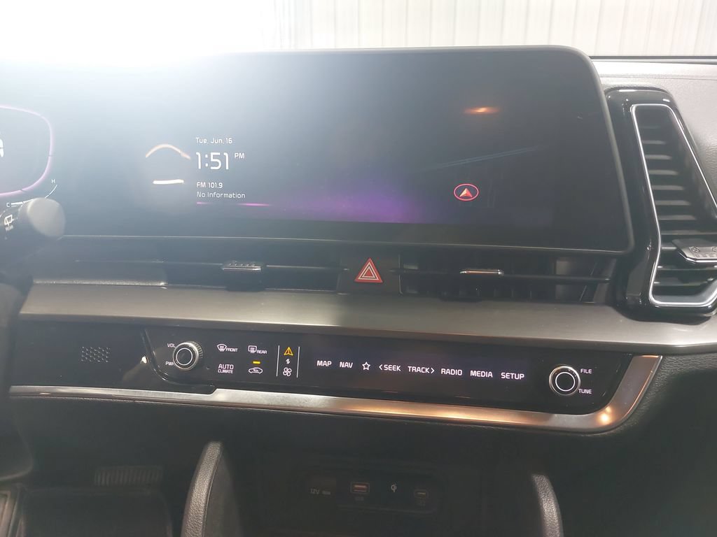 Used 2023 Kia Sportage EX AWD/4WD image 19