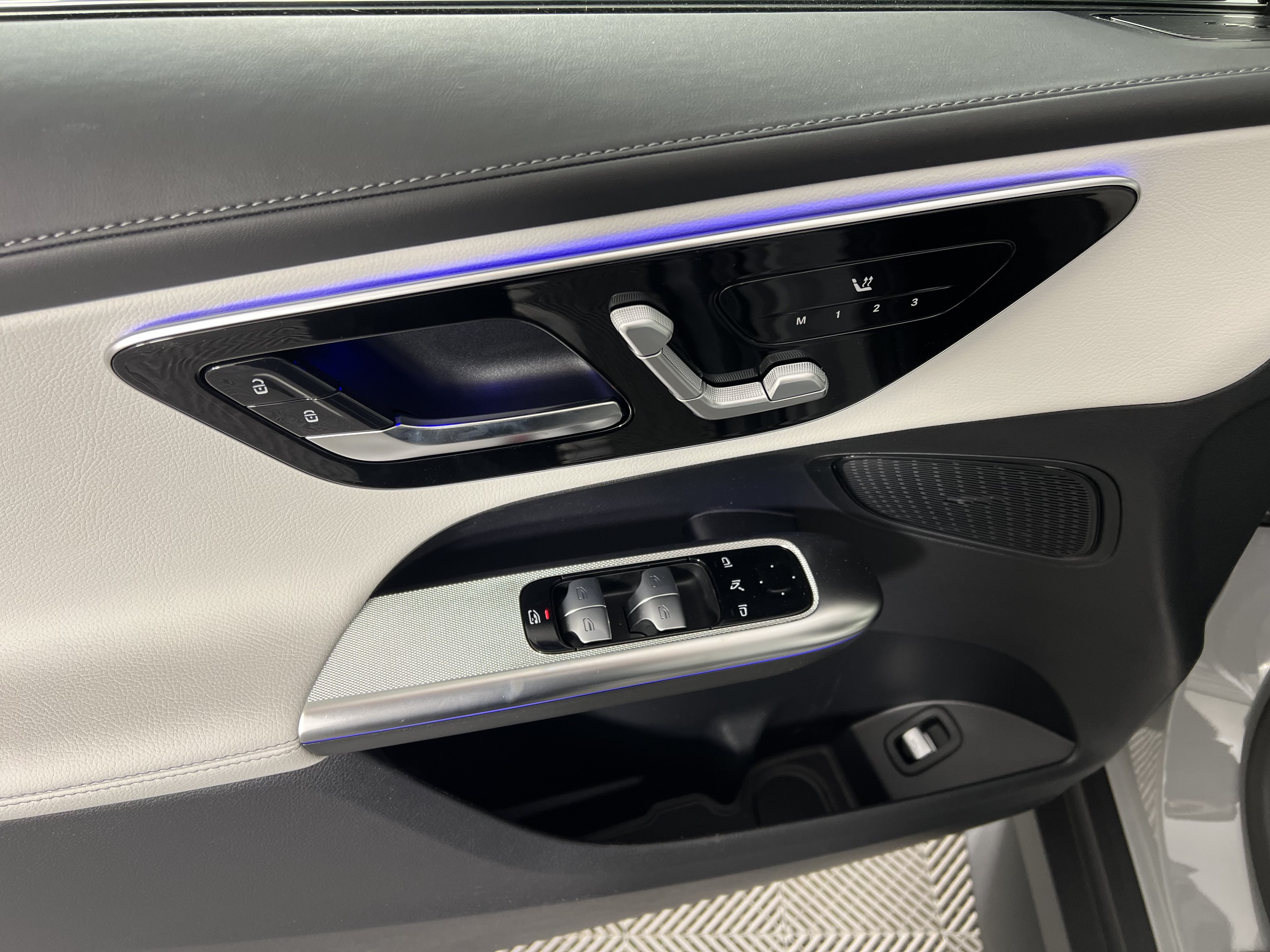 New 2027 Mercedes-Benz GLC 300 4MATIC image 16