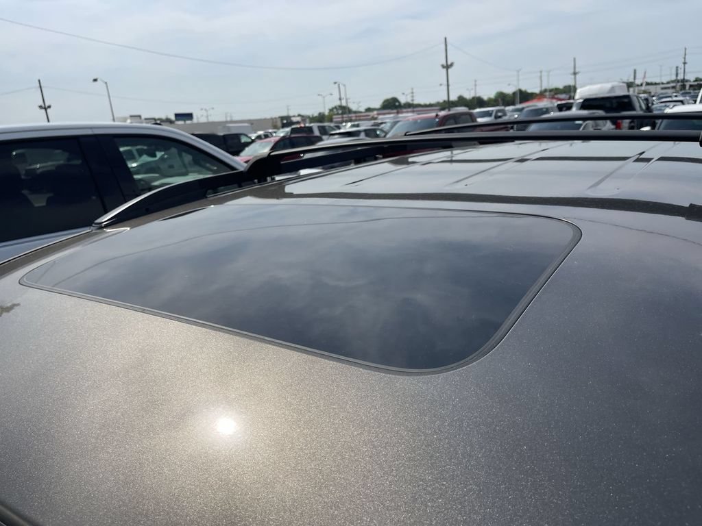Used 2023 Honda Odyssey Elite image 3