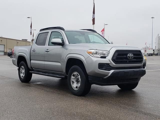 Used 2023 Toyota Tacoma SR image 3