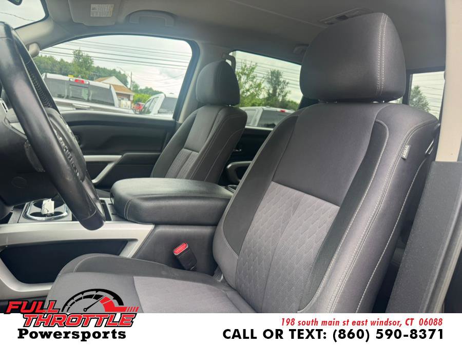 Used 2021 Nissan Titan SV w/ SV Convenience Package image 21