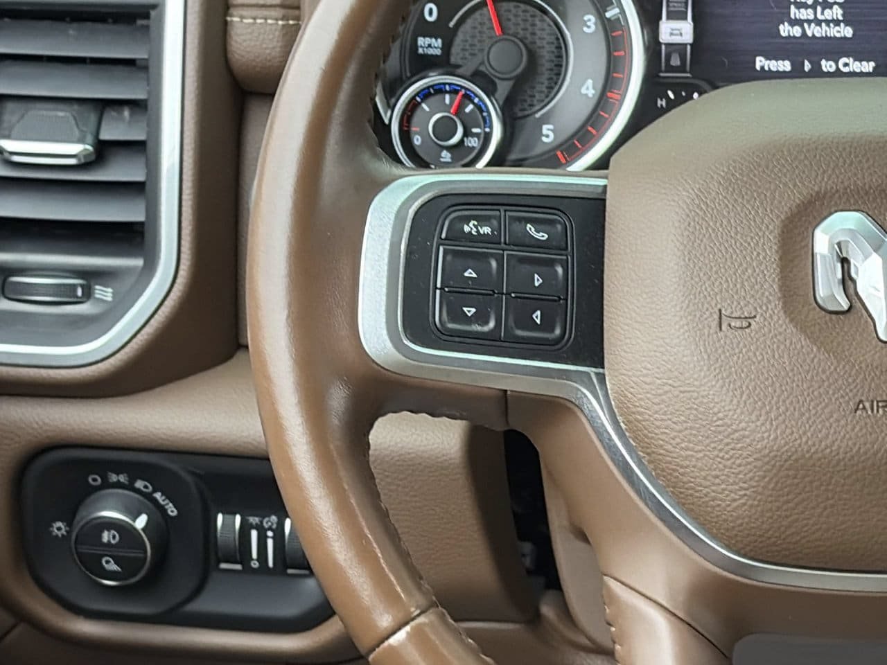 Used 2022 RAM 2500 Laramie AWD/4WD image 22