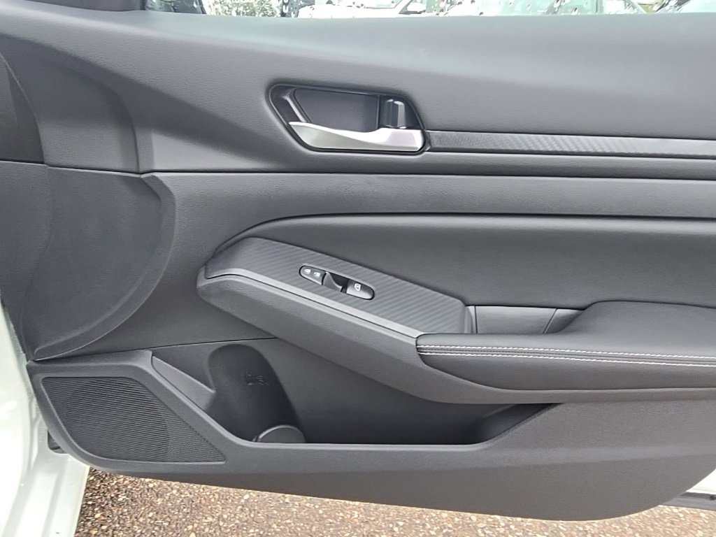 New 2025 Nissan Altima 2.5 SV image 26
