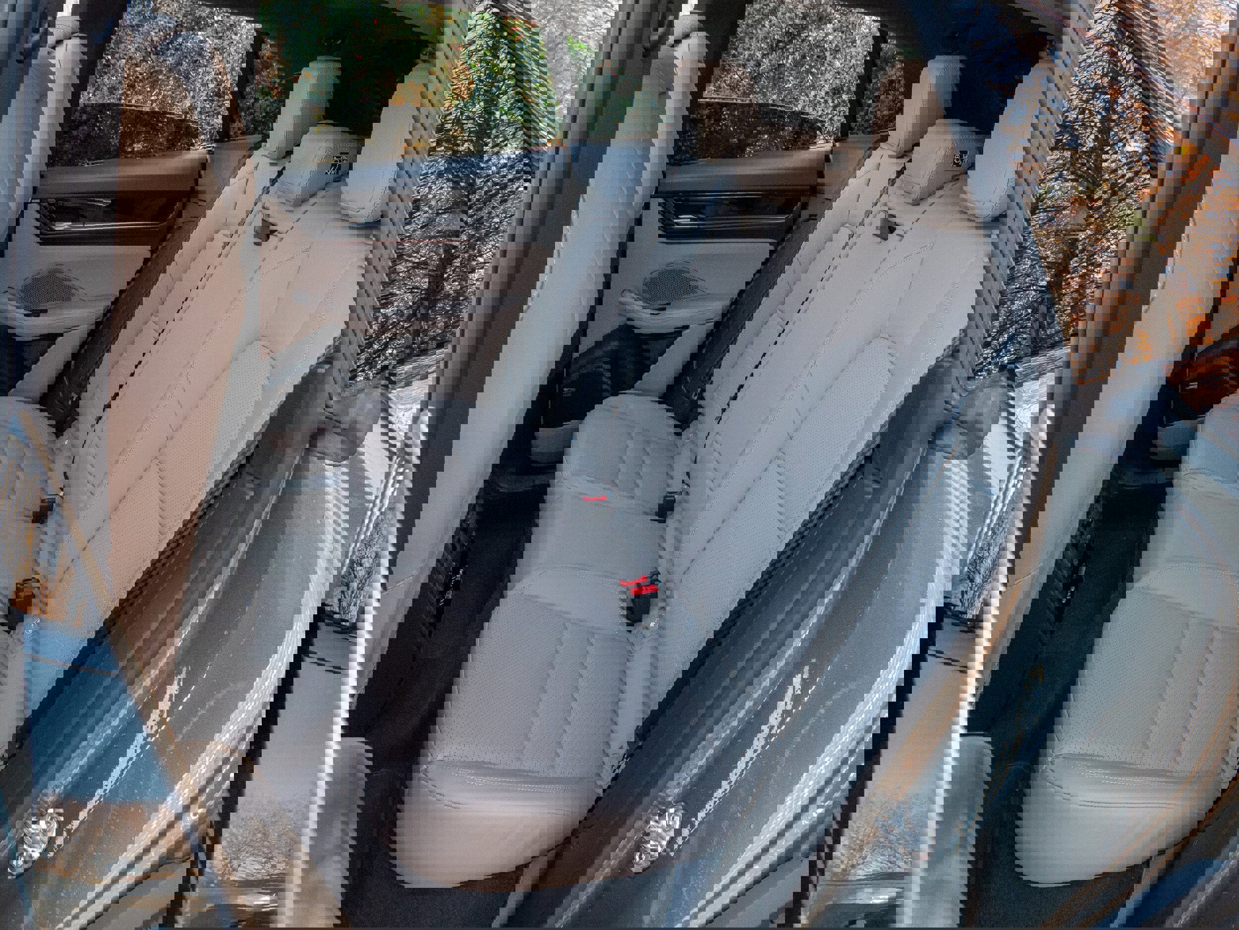 Certified 2025 Porsche Macan Electric image 34