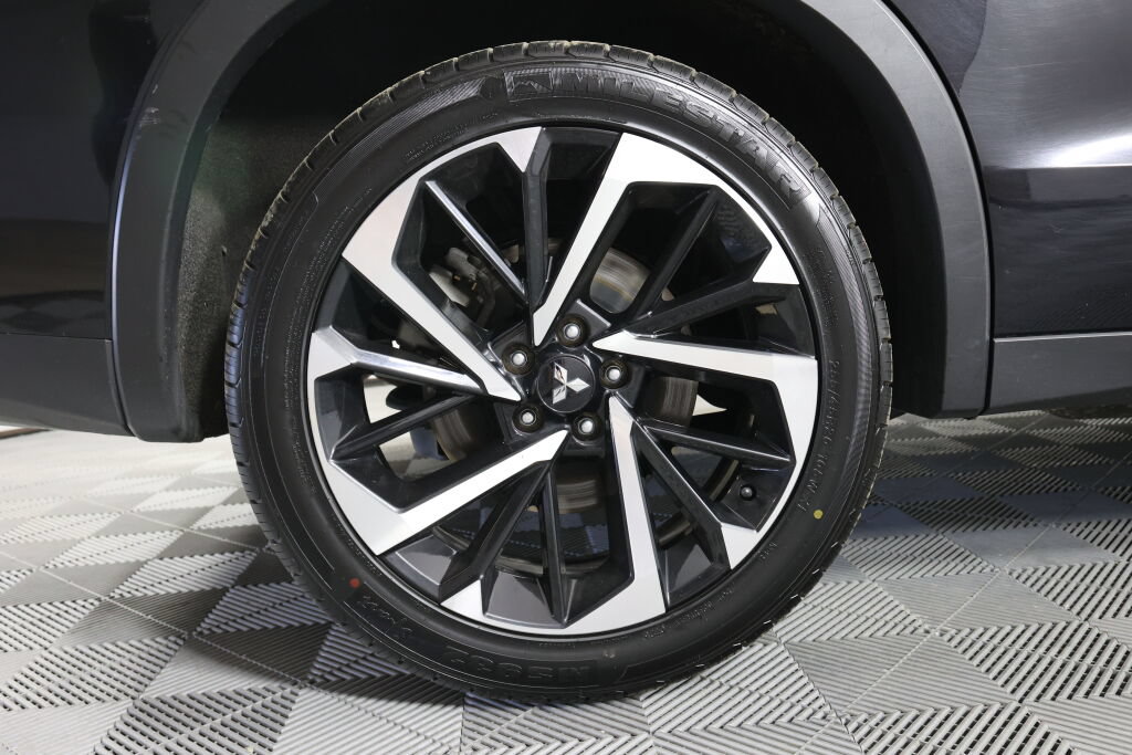 Used 2024 Mitsubishi Outlander SE AWD/4WD image 7