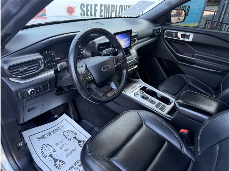 Used 2020 Ford Explorer XLT w/ Equipment Group 202A image 19