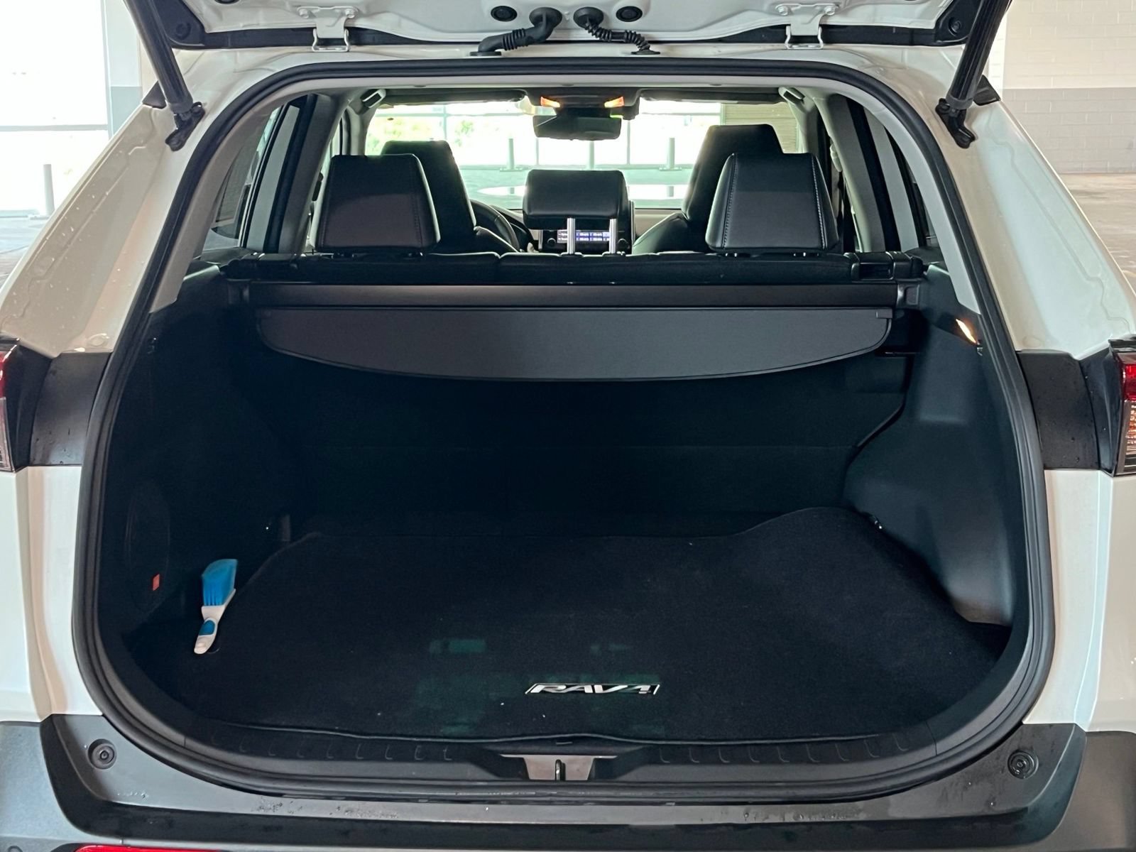 Used 2021 Toyota RAV4 XLE Premium AWD/4WD image 10