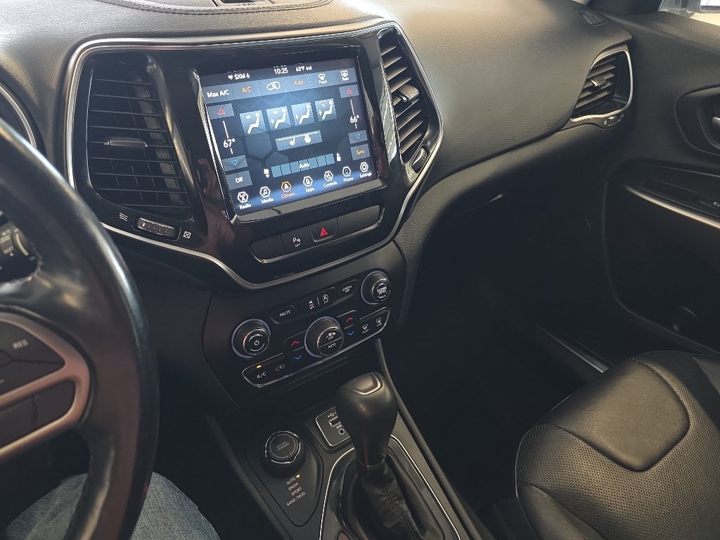 Used 2019 Jeep Cherokee Limited AWD/4WD image 12