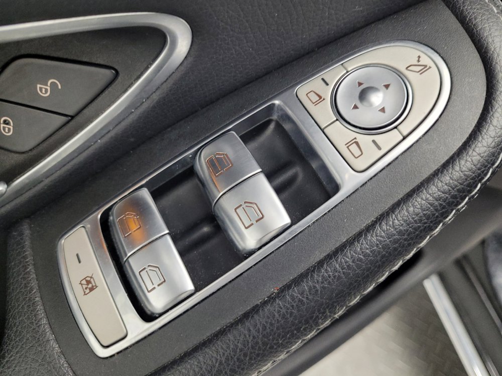 Used 2020 Mercedes-Benz C 300 Sedan image 27