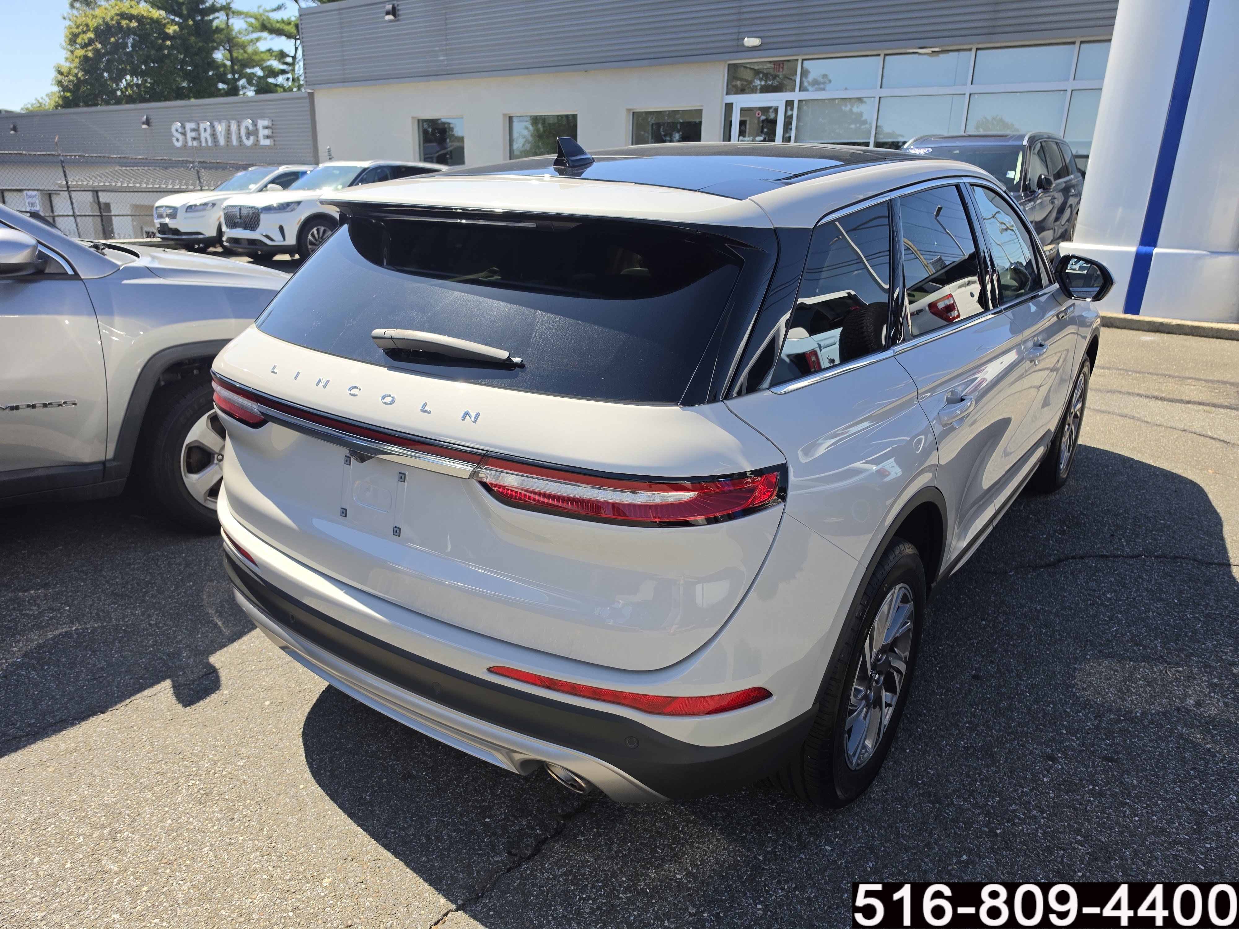 Used 2023 Lincoln Corsair AWD w/ Equipment Group 101A image 4