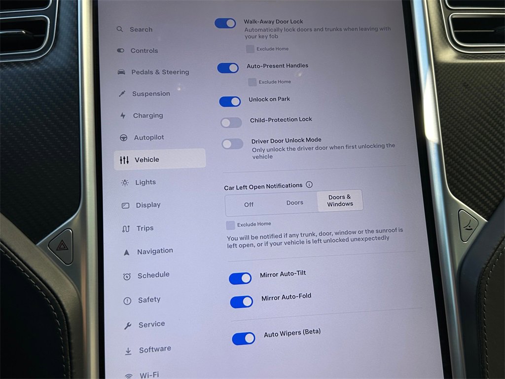 Used 2016 Tesla Model S 90D image 31