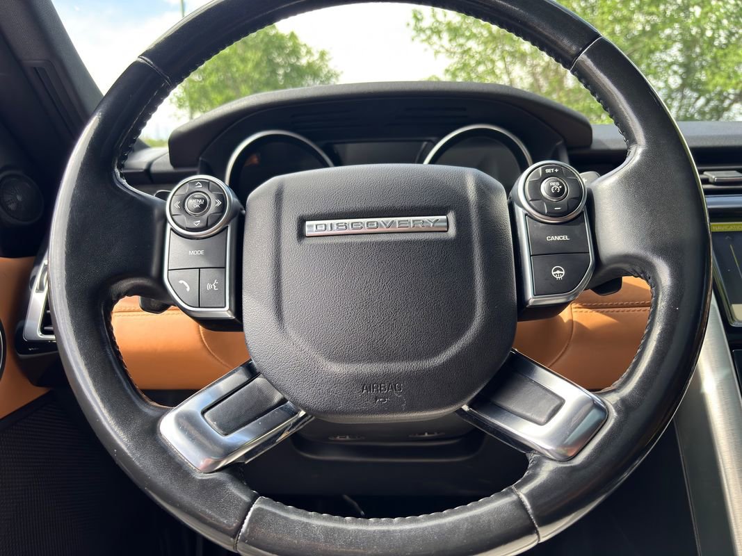 Used 2017 Land Rover Discovery HSE Luxury image 39