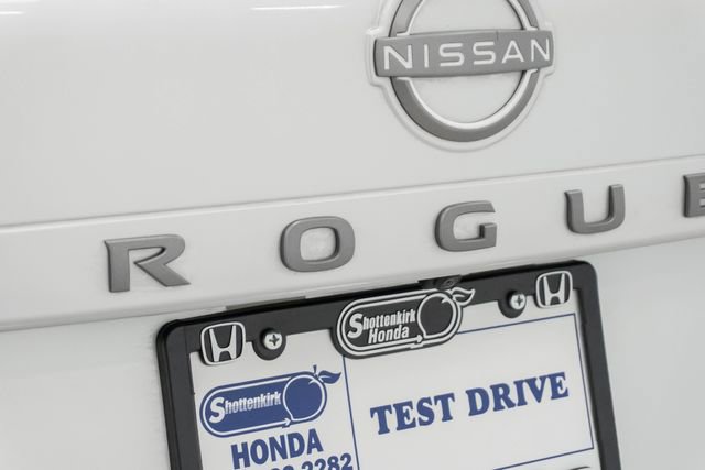 Used 2025 Nissan Rogue SV w/ SV Premium Package image 10