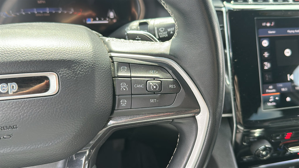 Used 2022 Jeep Grand Cherokee L Laredo AWD/4WD image 16