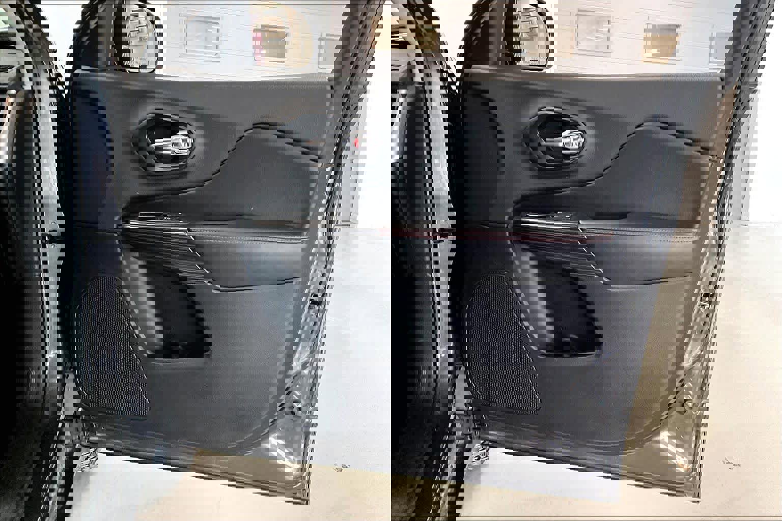 Used 2014 Jeep Cherokee Trailhawk w/ Comfort/Convenience Group image 26