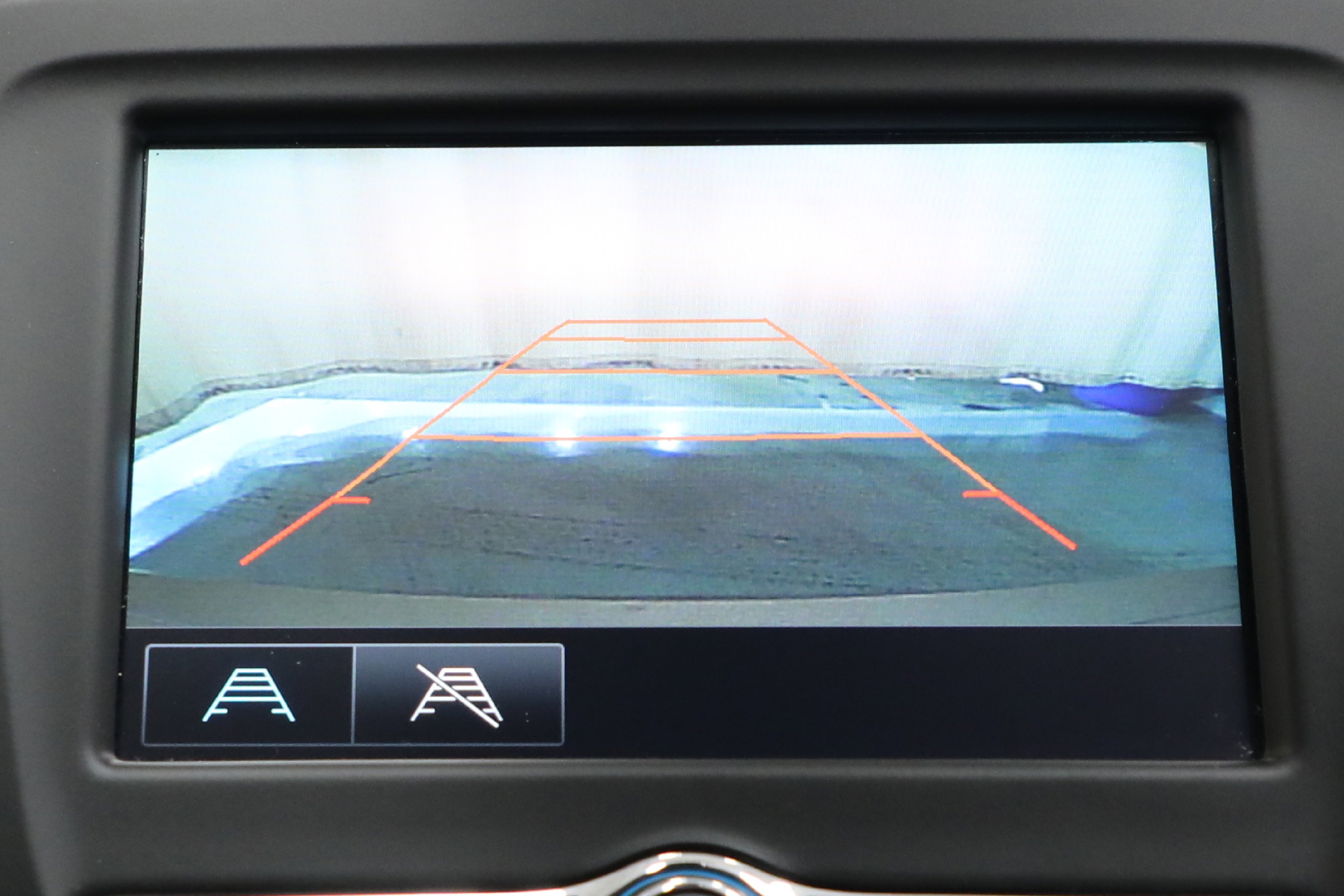 Used 2018 Chevrolet Malibu Hybrid image 6