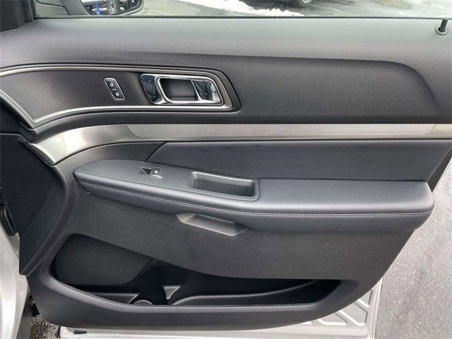 Used 2018 Ford Explorer XLT w/ Equipment Group 201A image 28