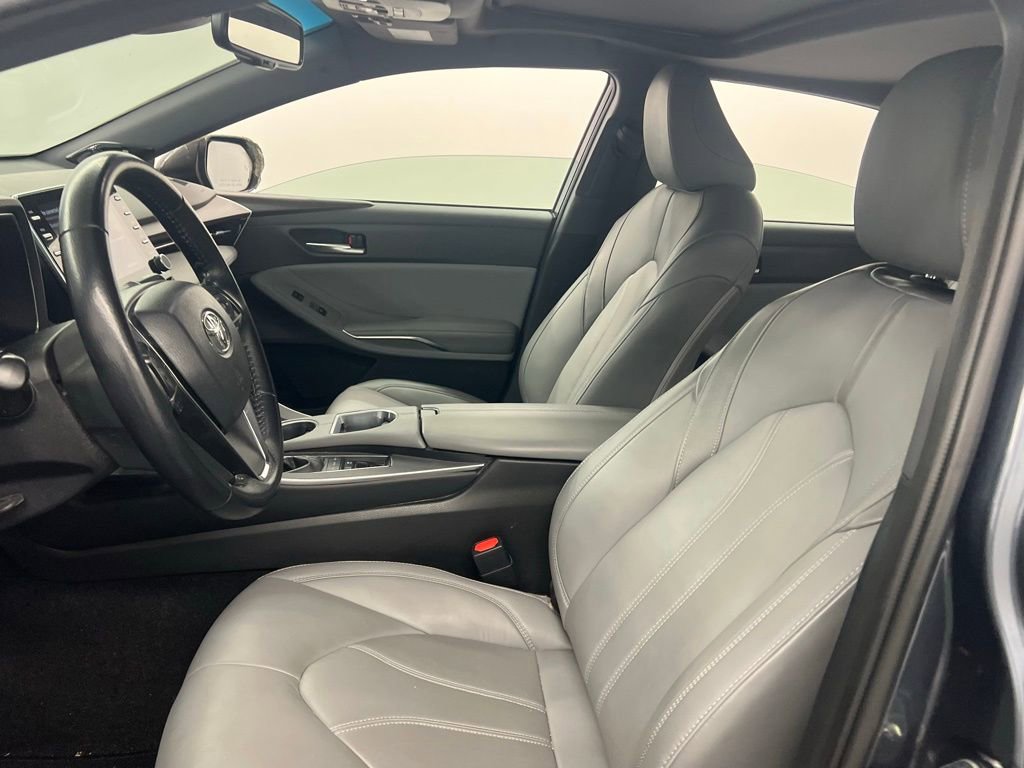 Used 2019 Toyota Avalon XLE w/ Moonroof Package image 9