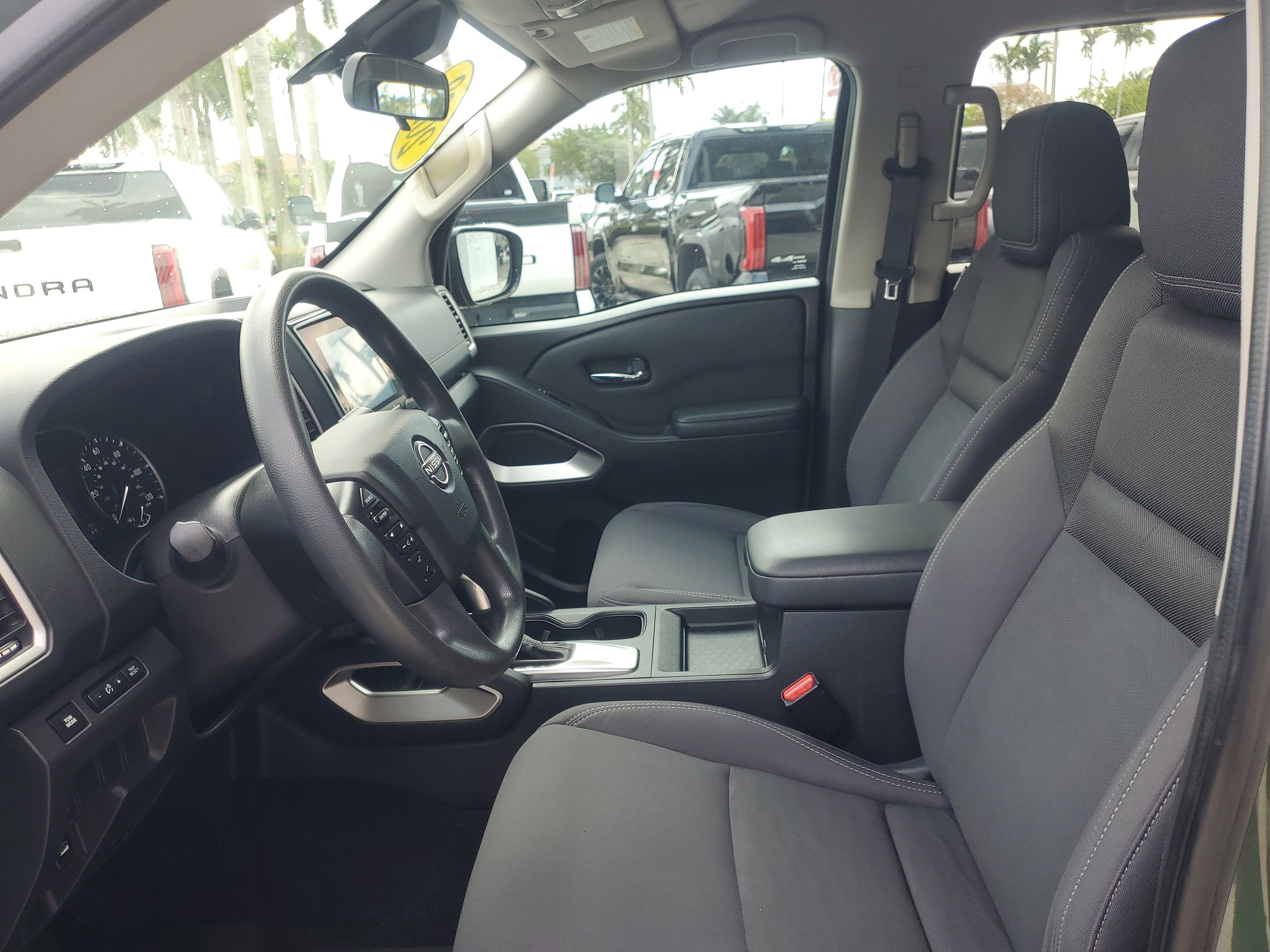 Used 2022 Nissan Frontier SV w/ Technology Package image 14