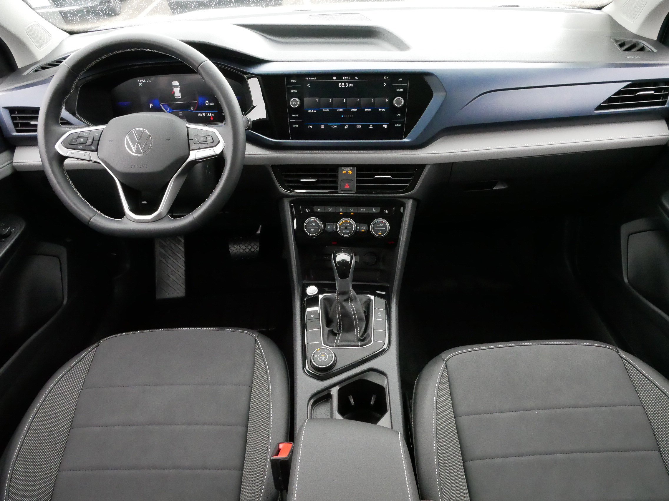 Certified 2024 Volkswagen Taos SE w/ Panoramic Sunroof Package image 10