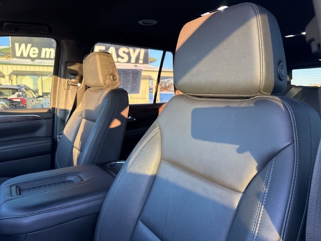 Used 2024 Chevrolet Tahoe Z71 w/ Luxury Package AWD/4WD image 17