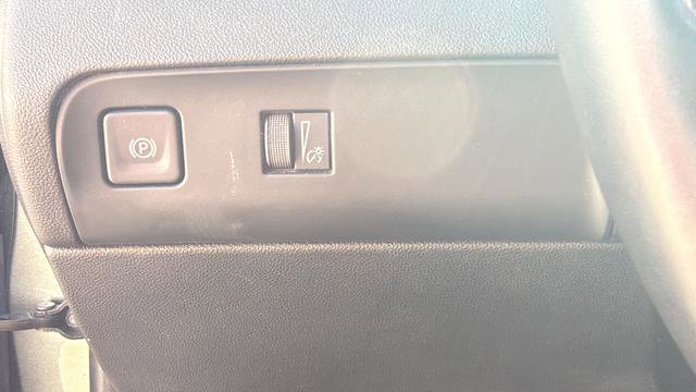 Used 2023 Buick Enclave Essence FWD image 19
