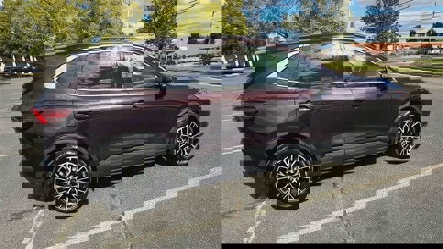 Certified 2023 Ford Escape SE w/ PHEV Premium Package image 2