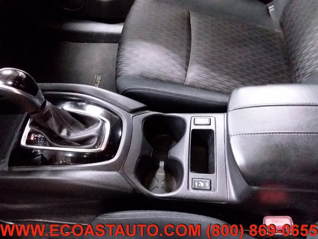 Used 2017 Nissan Rogue SV AWD/4WD image 12