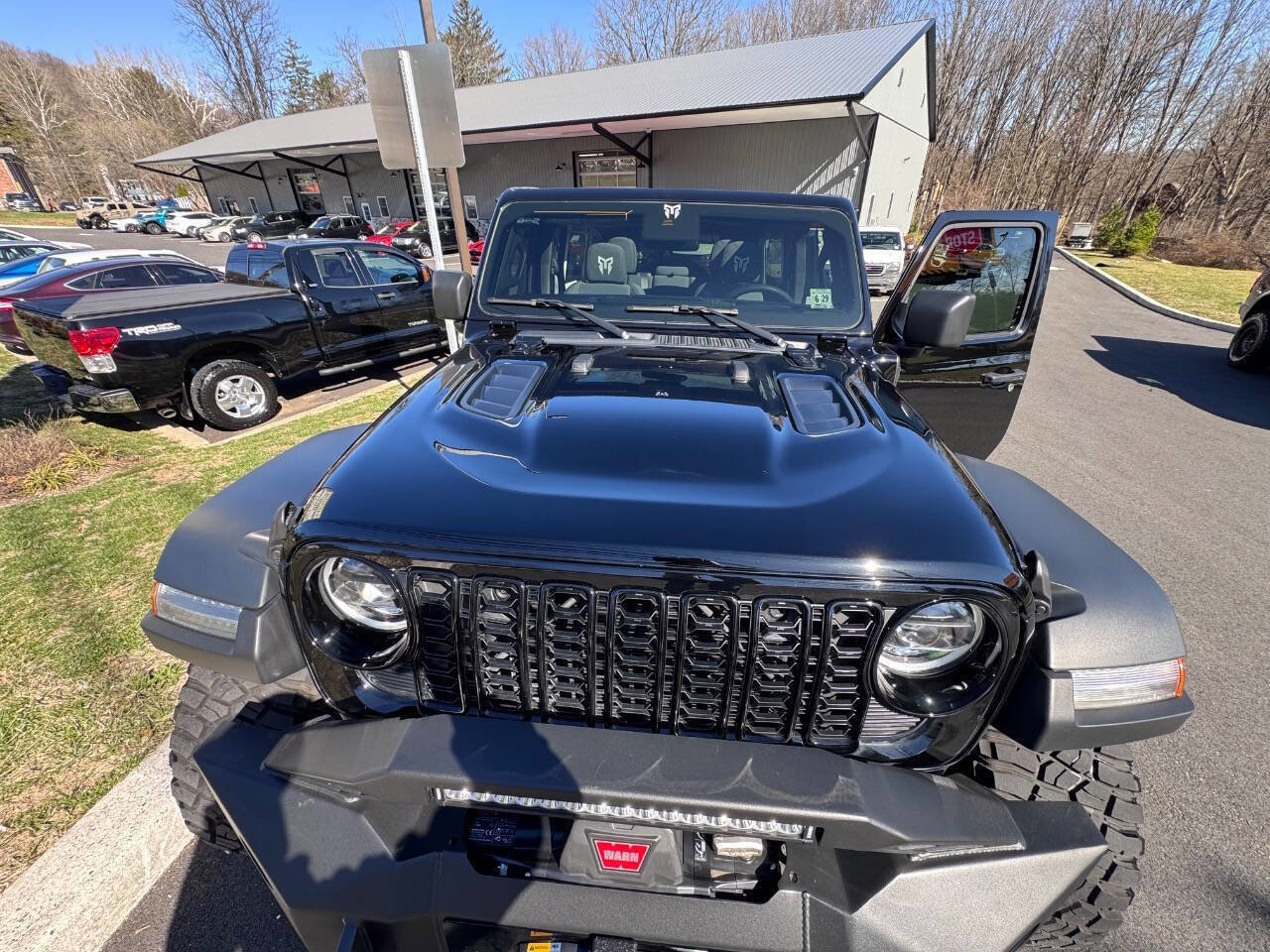 Used 2024 Jeep Wrangler Unlimited image 22