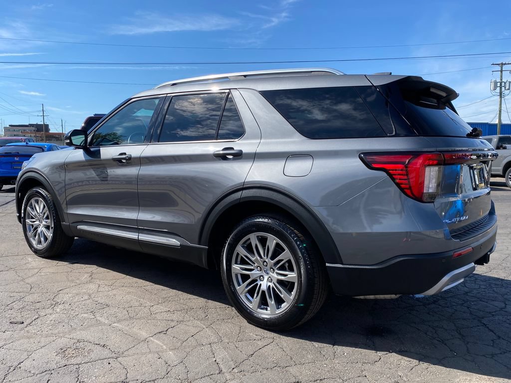 Used 2025 Ford Explorer Platinum AWD/4WD image 8